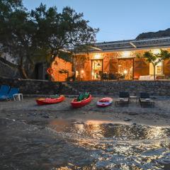 Palio Damnoni Seafront House