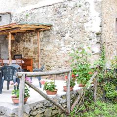 Pet Friendly Home In Bagni Di Lucca With Kitchen