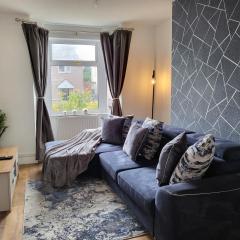 Coventry Cosy Home - Great location for Contractors, Families, Relocators, close Walsgrave Hospital and Motorways