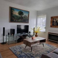 Comfortable 3 bebrooms old home with parking