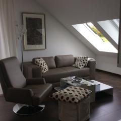 2-Zimmer-Ferienwohnung mit Hotelservice und 2 Balkons - Golf, Bike und Wellness im Markgräflerland