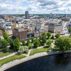 2ndhomes Tampere "Hämeenkatu" Apartment - Renovated Apt in a Historical Building