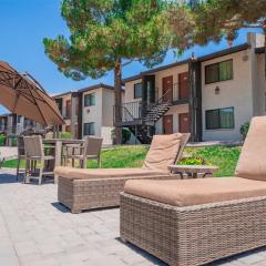 103 Fully Furnished 1BR Suite-Prime Location
