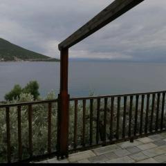 Apartment by the Sea, Mylos Trikeri