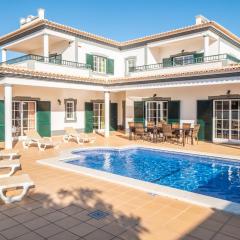 Villa Isa - Heated Pool - Free wi-fi - Air Con