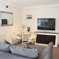 Modern 1 bedroom apartment close to Penzance town centre.