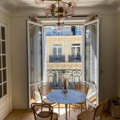 Paris 8 golden triangle - fancy brand new appt in historic building