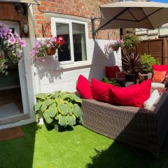 Self contained Garden Flat newly Refurbished