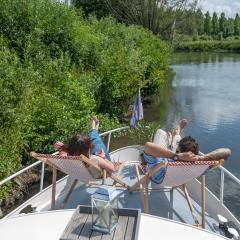 Bateaux à quai entre Amiens et la Baie de Somme- DOLFYN et ORKA