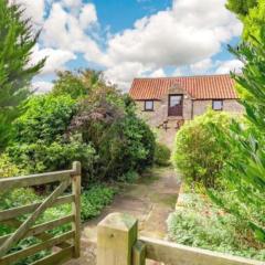 Tawny cottage w pool and enclosed garden