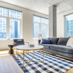 Downtown Bellevue 1BR w Lounge Gyms nr shops SEA-124