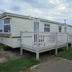 Seaview: The Crown:- 6 Berth, Central heated, Enclosed Veranda