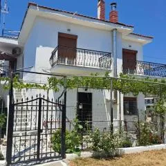 SUNDAY HOUSE
