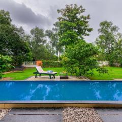SaffronStays Amrapali - 3BD Farmstay with private pool in Nashik