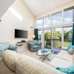 Beautiful 2BDR Loft Suite at Golf Course Condo 5549