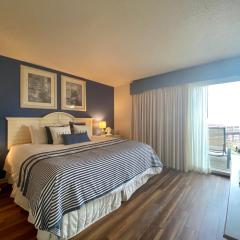 Gorgeous Lake View Deluxe Condo at The Shores