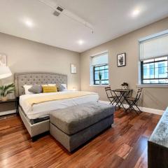 508 Urban Lifestyle king bed APT in Center CITY