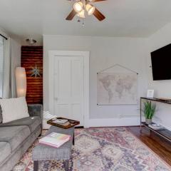 Cedar Blossom Bungalow is a cozy getaway with a 5 minute walk to downtown!