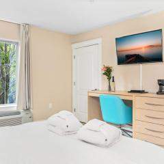 Gold Coast Inn Breathtaking Sunsets 2 Bdr Garden View Deluxe Suite 209