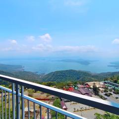 Mackenzie Penthouse Taal View with balcony