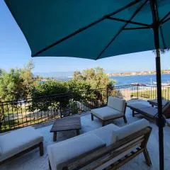 Seaview Holiday Apartment, Fresh & renovated