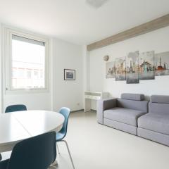 Porta Nuova Bright and Stylish Flat