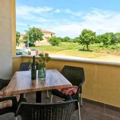 Stunning Apartment In Lovrecica