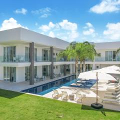 Exquisite Contemporary 8BR Pool Villa with Chef, Butler, Maid, and Eden Roc Beach Club Access