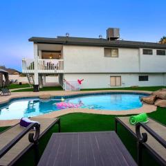 Mesa Oasis: 6 BR with Pool & Spacious Backyard