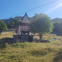 Holiday home above the Bukumirsko Lake