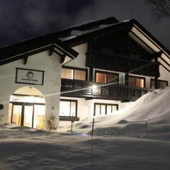 Snowlines Lodge Hakuba