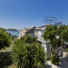 Robinson house T'n'T