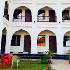 Vamoose Hotel Mandu Sarai