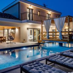 Magnificent Villa Oasis with extra large pool
