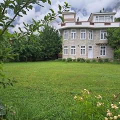 Amn e Yal- Private Family Residence in Hunza