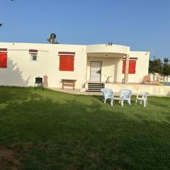 DAR AZAIEZ El Haouaria Villa 4 Chambres climatisé belle piscine