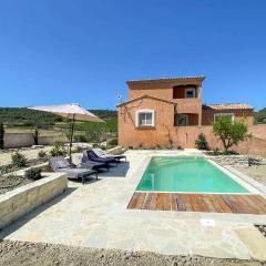 Awesome Home In Cruzy With Outdoor Swimming Pool, 3 Bedrooms And Wifi