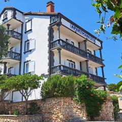 Apartment with a direct view of the sea