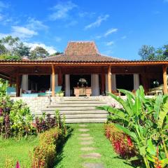 Joglo Omah Kempalan, Private Pool Villa in Sentul, Bogor