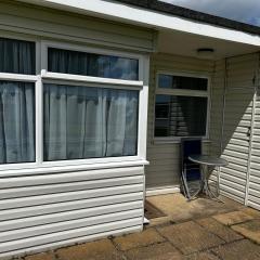 2 Bedroom Chalet Close to Beach