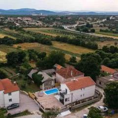 Holiday Home Sofia - quiet village&quick highway close to Biograd na Moru and Zadar