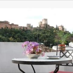 Atico con terracita y vistas Alhambra, centro