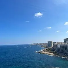 Townhouse Sliema 2BED by Homely! 8