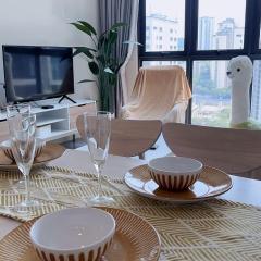 TheOoak suite 4pax cozy home stay @mont kiara