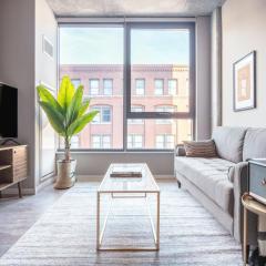W Loop 1BR w Gym Pool nr Fulton Mkt CHI-285