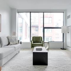 W Loop 1BR w Gym Pool in heart of Greektown CHI-530