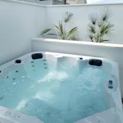 Olive Tree apartment with jacuzzi