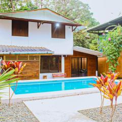 Casa Sua--Cozy 3 Bedroom Dominical Beach Cottage with Pool