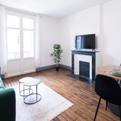 Appartement tout confort hyper centre, proche gare avec balcon