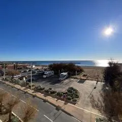 T3 pour 4 pers. à 50m de la plage, parking privatif - FR-1-701-71